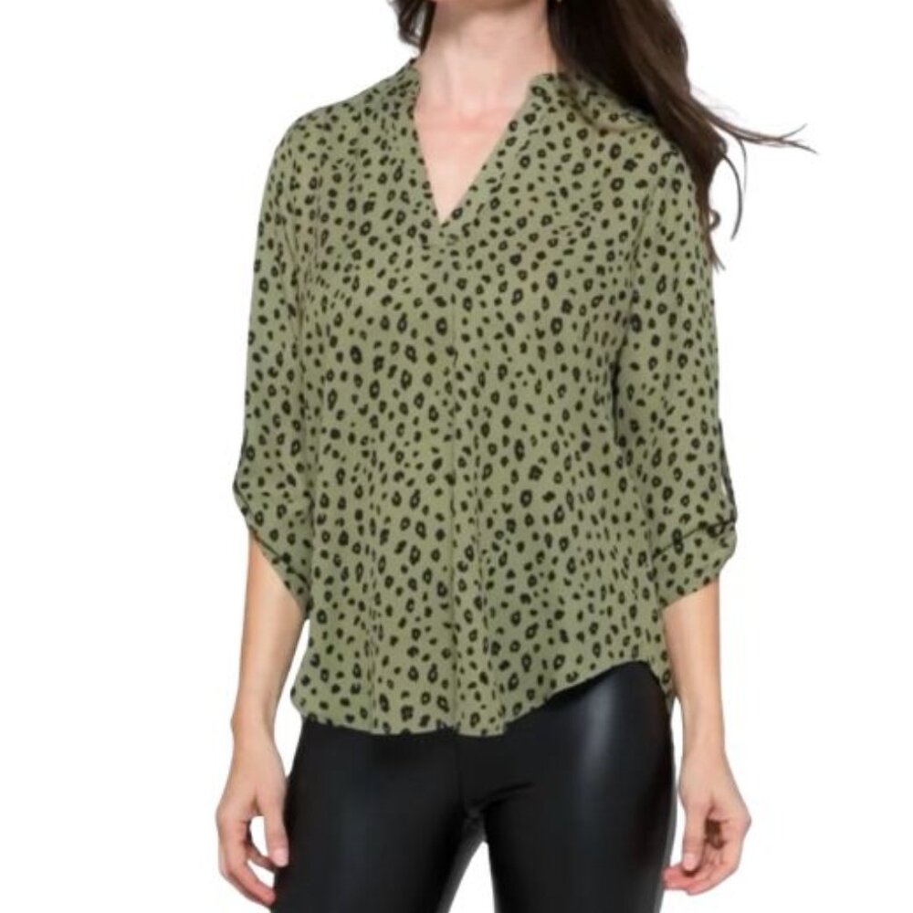 💥🚀💥 Lush Warren Split Neck Blouse Size M Green Leopard Print Flowy Casual Top